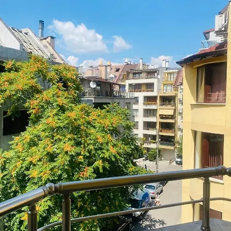 Green Apartment *